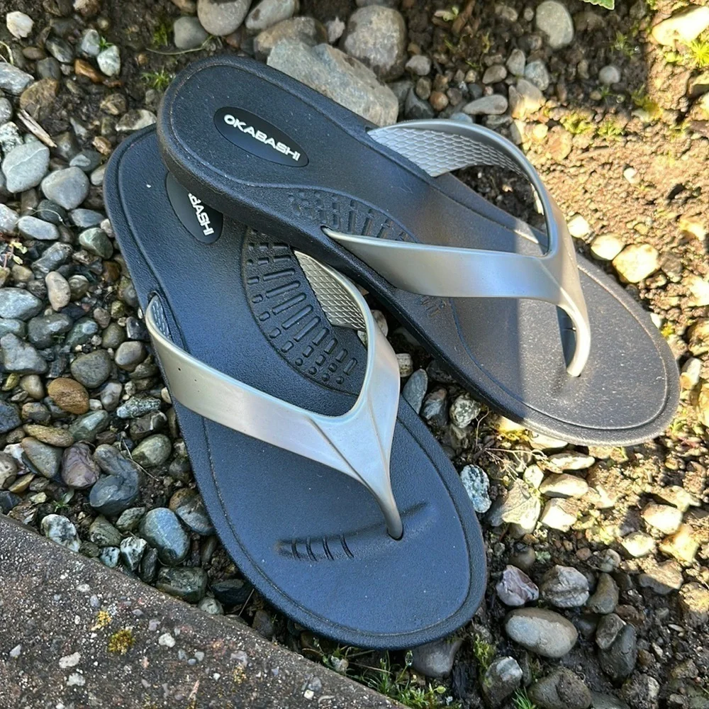 Okabashi silver made in USA flip flops SZ M/L